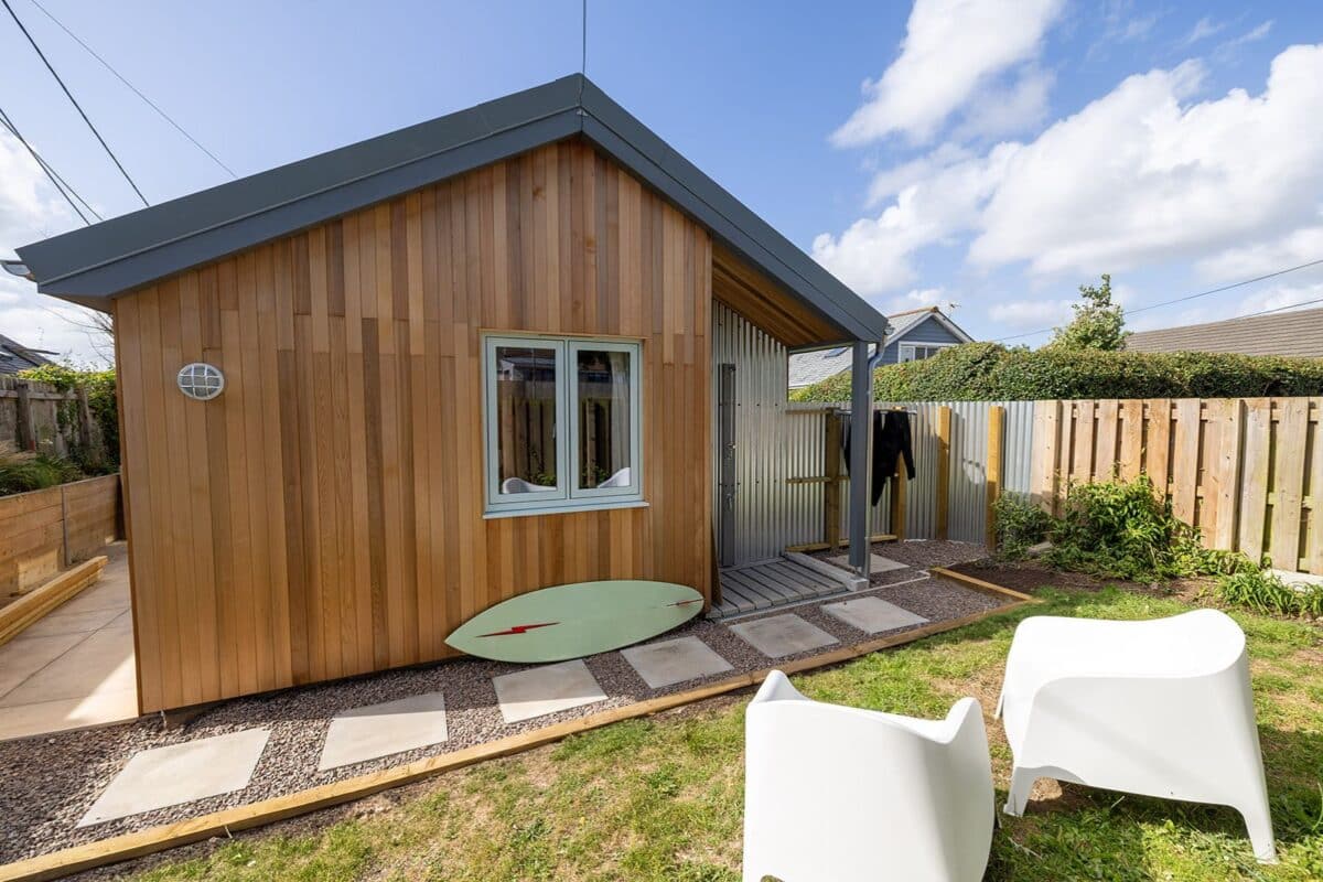 A contemporary garden at The Watershed by Croyde Beach in Devon